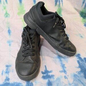 On Running The Roger Leather Sneaker Men Size 11